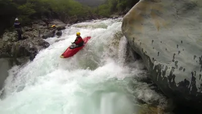 au milieu de la gorge